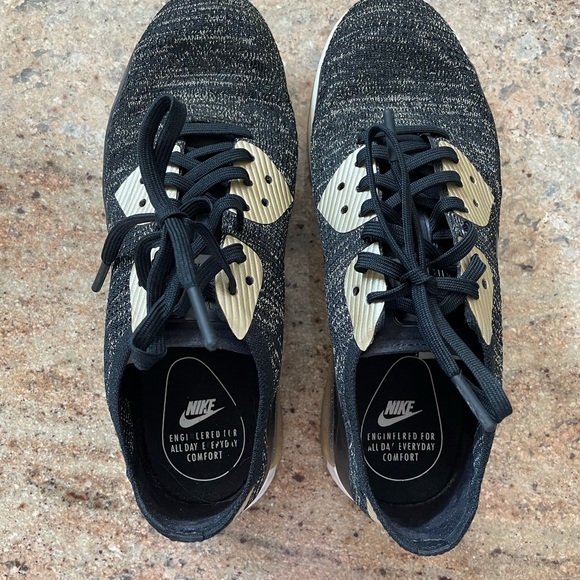 Nike Air Max Black and Gold, 9.5, Women’s , Gold Sparkle. - Picture 4 of 7